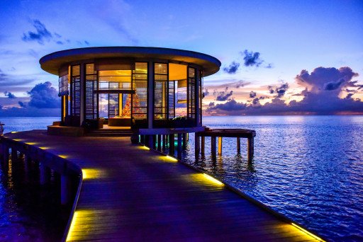 Sindalah Island Resort: Discovering the Jewel of Luxury and Serenity